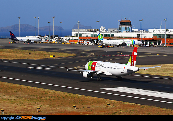 Airbus A320-214 Airbus A320-214
