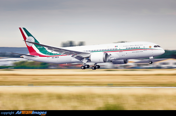 Boeing 787-8 Dreamliner Boeing 787-8 Dreamliner