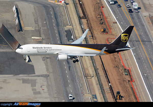 Boeing 767-34AF/ER Boeing 767-34AF/ER