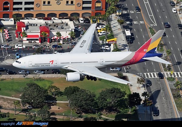 Boeing 777-28E/ER Boeing 777-28E/ER