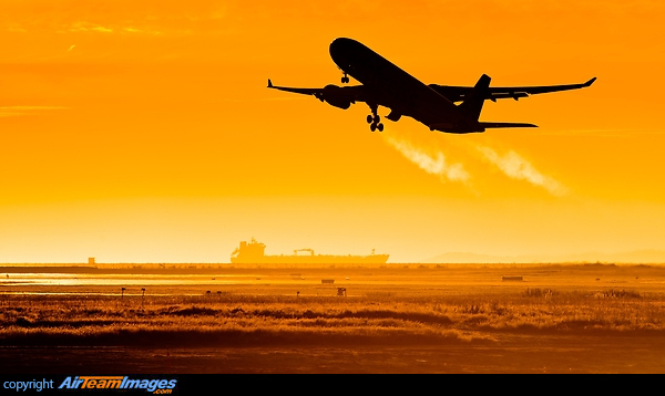 Airbus A330-343 Airbus A330-343