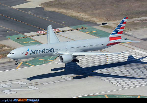 Boeing 777-323/ER Boeing 777-323/ER