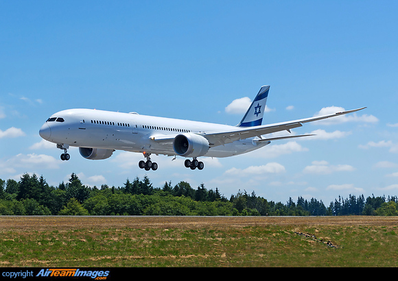 El Al Israel Airlines' first Boeing 787-9 Dreamliner on her first flight Boeing 787-9 Dreamliner