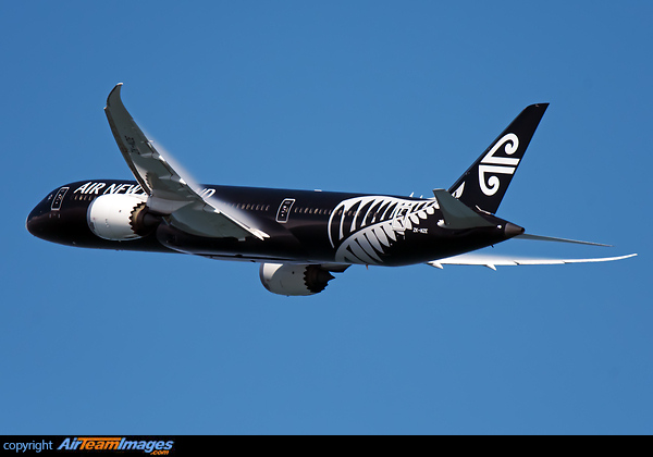 Boeing 787-9 Dreamliner Boeing 787-9 Dreamliner
