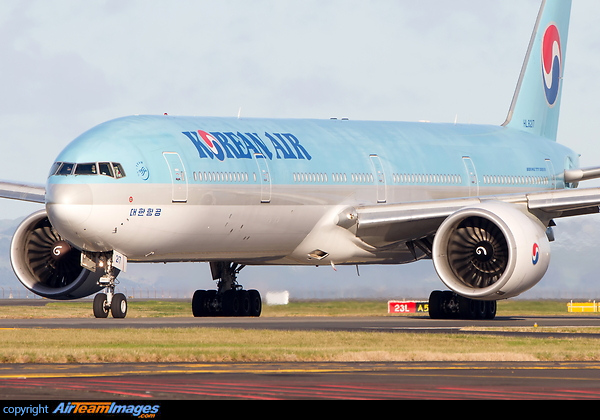 Boeing 777-3B5/ER Boeing 777-3B5/ER