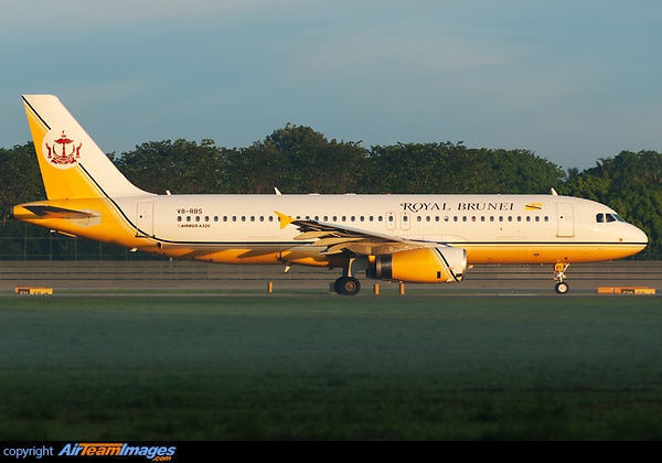 Airbus A320-232 Airbus A320-232