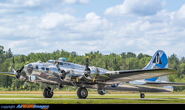 Sentimental Journey Boeing B-17G Flying Fortress