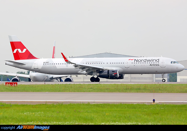 Airbus A321-211 Airbus A321-211