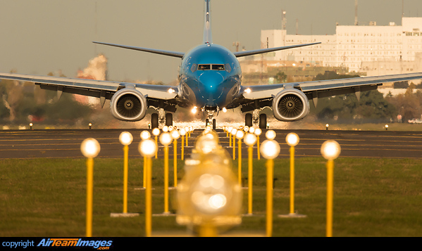 Boeing 737-8SH Boeing 737-8SH