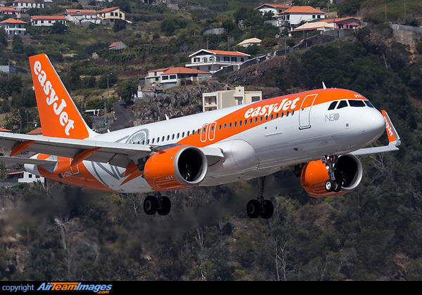 First A320 NEO ever in Madeira Island Airbus A320-251N