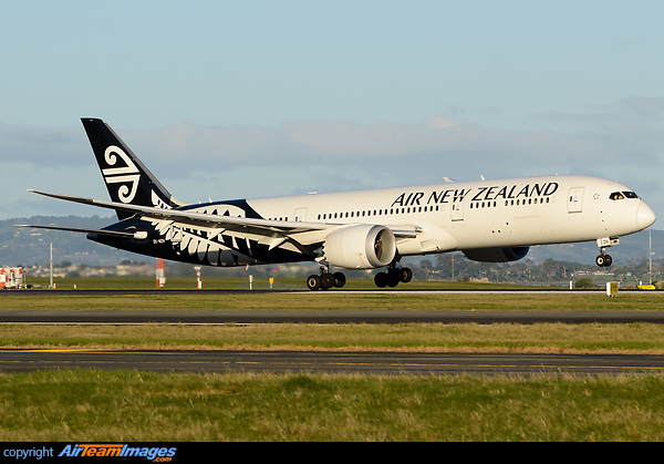 Boeing 787-9 Dreamliner Boeing 787-9 Dreamliner