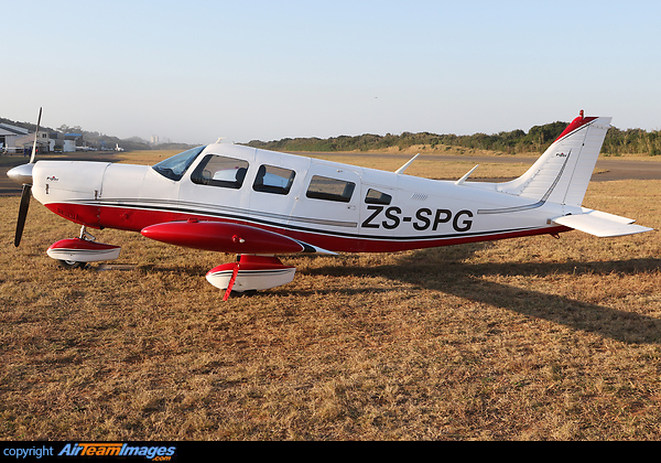 Piper PA-32-300 Cherokee Six Piper PA-32-300 Cherokee Six