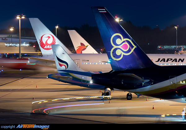 Boeing 777-3D7 Boeing 777-3D7