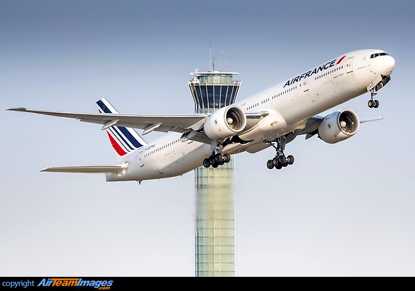 Boeing 777-328/ER Boeing 777-328/ER