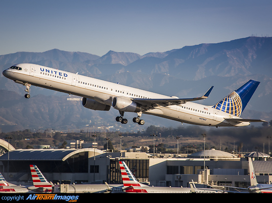 Boeing 757-324 Boeing 757-324