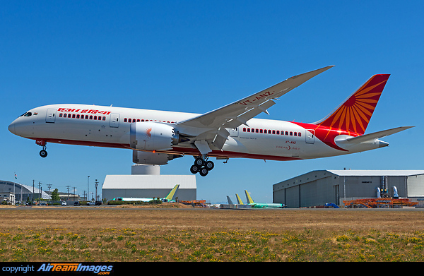 Landing after her first flight Boeing 787-8 Dreamliner