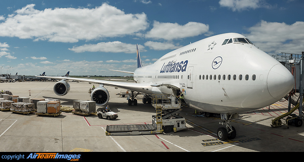 Boeing 747-830 Boeing 747-830