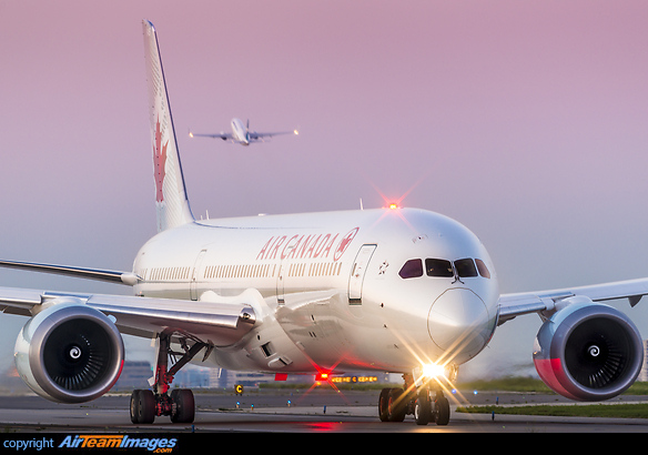 Boeing 787-9 Dreamliner Boeing 787-9 Dreamliner