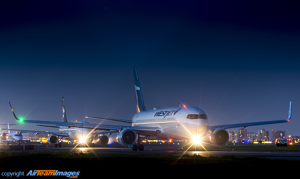 Boeing 767-338/ER Boeing 767-338/ER