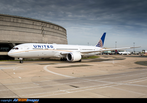 Boeing 787-9 Dreamliner Boeing 787-9 Dreamliner