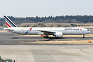 Boeing 777-328/ER