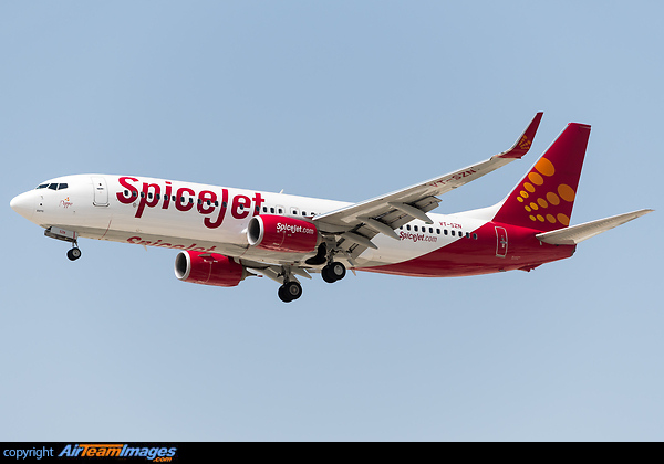 Boeing 737-8SH