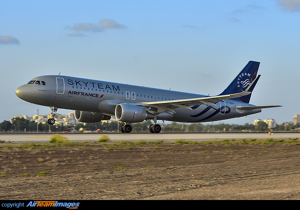 Airbus A320-214 Airbus A320-214