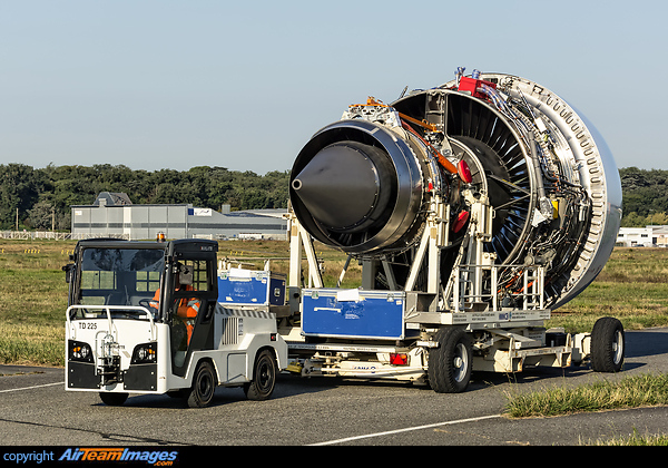 Rolls-Royce Trent 900 Engine Rolls-Royce Trent 900 Engine