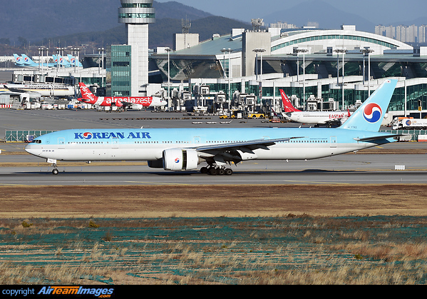 Boeing 777-3B5/ER Boeing 777-3B5/ER