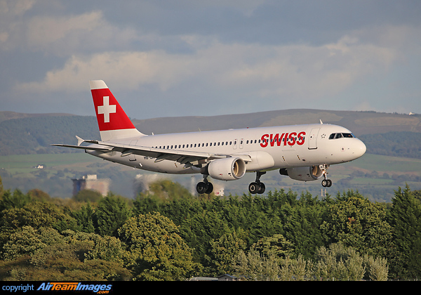 Airbus A320-214 Airbus A320-214