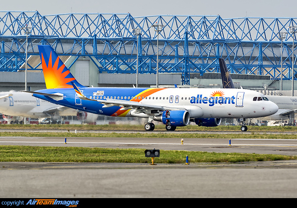 Airbus A320-214 Airbus A320-214