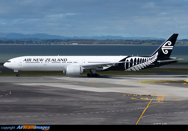 Boeing 777-319/ER Boeing 777-319/ER