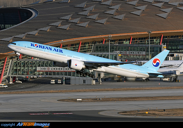 Boeing 777-3B5/ER Boeing 777-3B5/ER