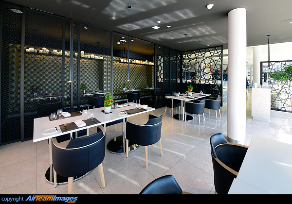 Qatar lounge at Paris Charles de Gaulle Airport Terminal 1 Paris Charles de Gaulle
