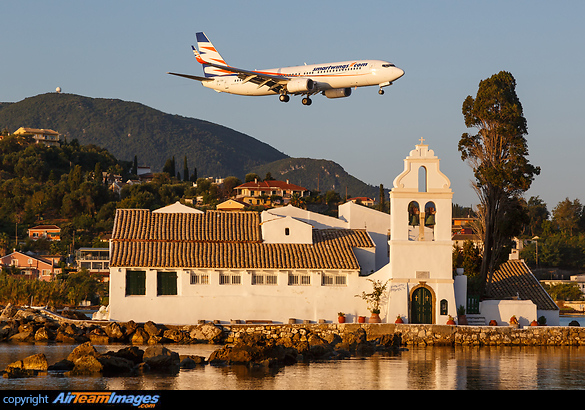 Boeing 737-8Q4 Boeing 737-8Q4