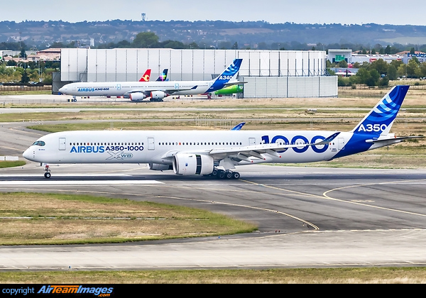 Airbus A350-1000 Airbus A350-1000