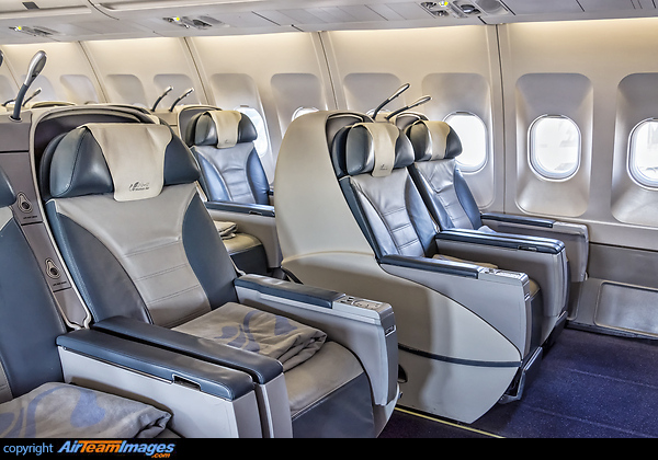 Airbus A340-313 Airbus A340-313