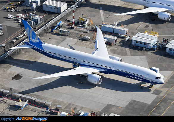 Boeing 787-10 Dreamliner Boeing 787-10 Dreamliner