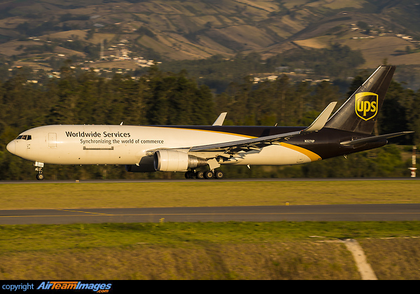 Boeing 767-34AF/ER Boeing 767-34AF/ER