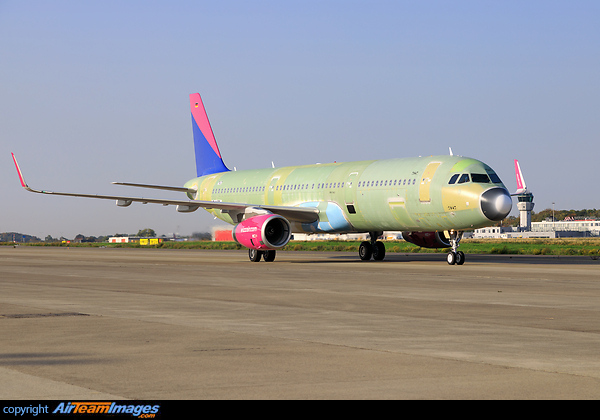 D-AVZS arriving for a paintjob by MAAS Aviation Maastricht Airbus A321-231