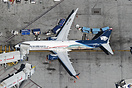 Boeing 737-852