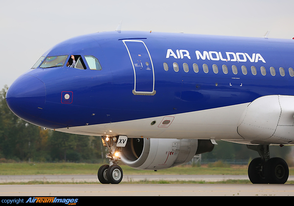 Airbus A320-211 Airbus A320-211