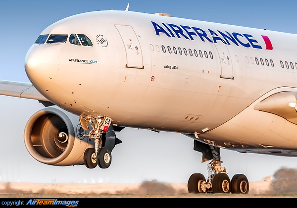 Airbus A330-203 Airbus A330-203