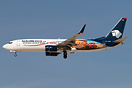 Boeing 737-852