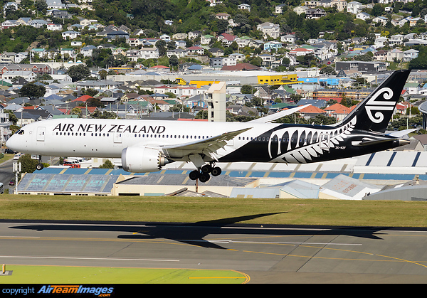 Boeing 787-9 Dreamliner Boeing 787-9 Dreamliner