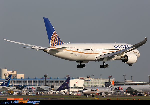 Boeing 787-8 Dreamliner Boeing 787-8 Dreamliner