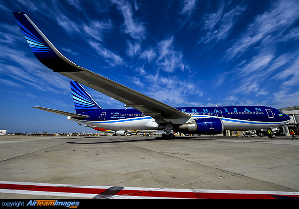 Boeing 767-32L/ER Boeing 767-32L/ER