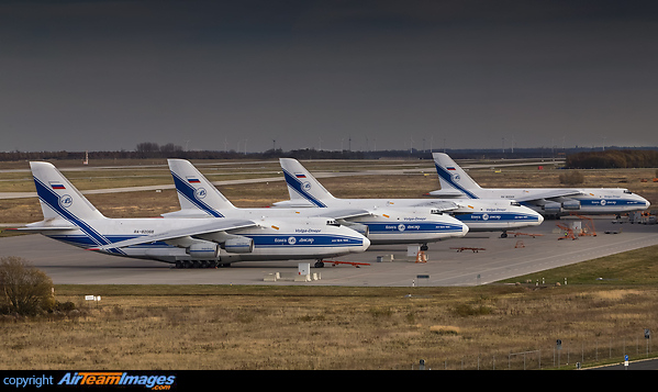 Antonov An-124-100 Ruslan Antonov An-124-100 Ruslan