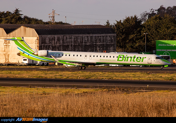Arriving at sunset from Lisbon. From last month Binter Canarias has included a stopover in Tenerife in their flight from Las Palmas to Lisbon. Bombardier CRJ-1000