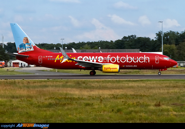 Painted in "CEWE Fotobuch" special colours. Boeing 737-8K5